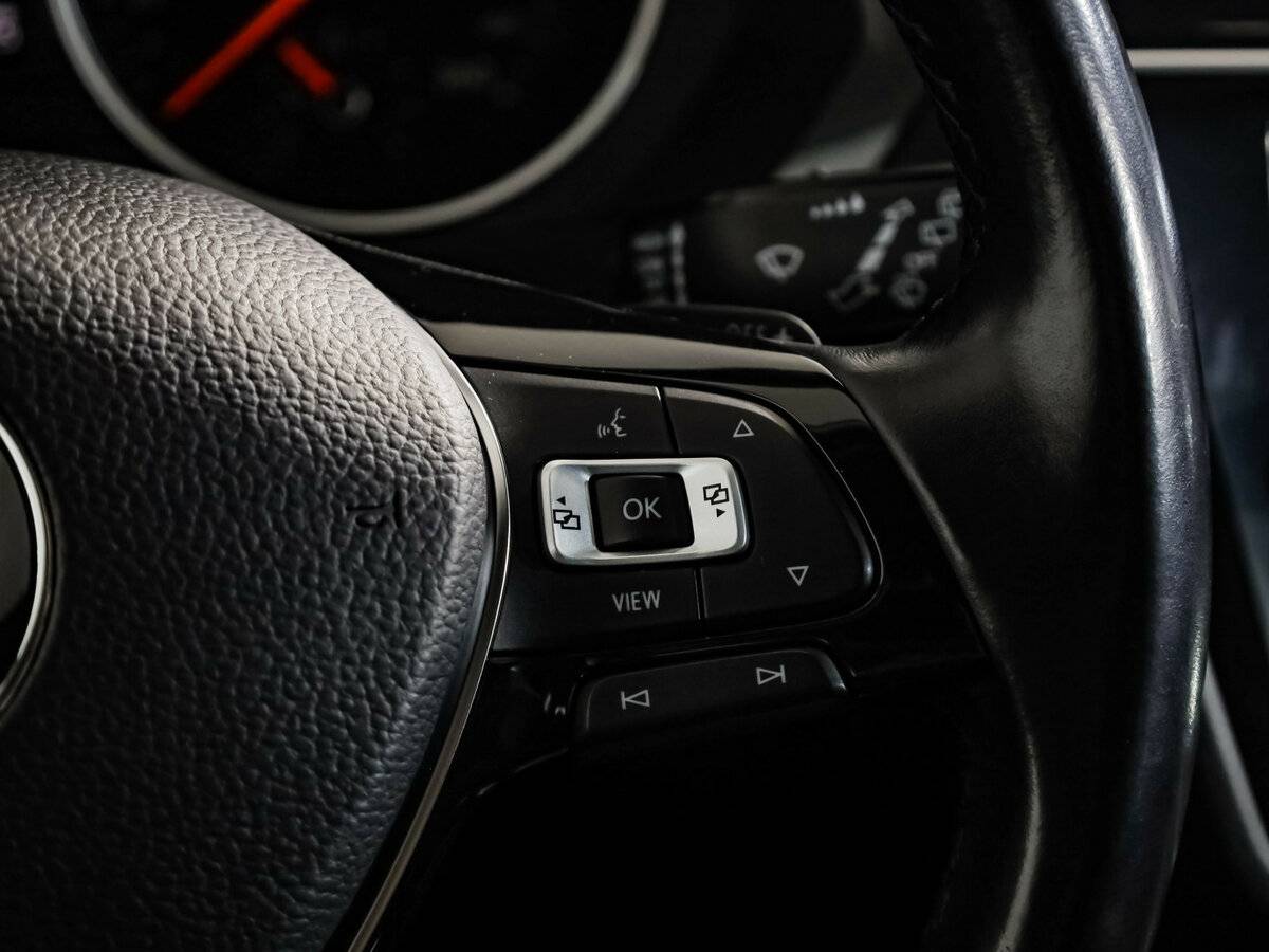 Б/У Фольксваген Тигуан 2020 года. Фото: #12