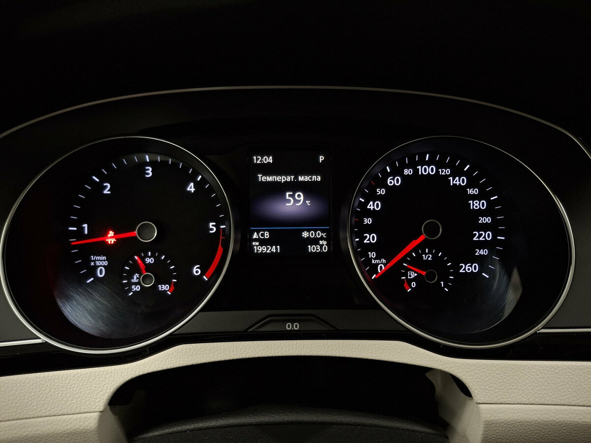 Б/У Фольксваген Пассат 2018 года. Фото: #12