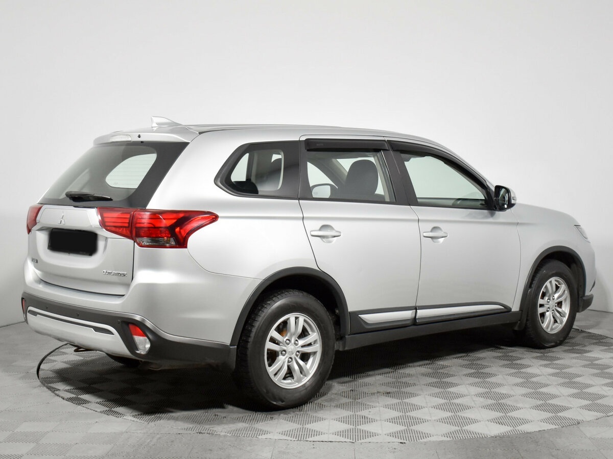 Mitsubishi Outlander 2018 года с пробегом. Фото: #3