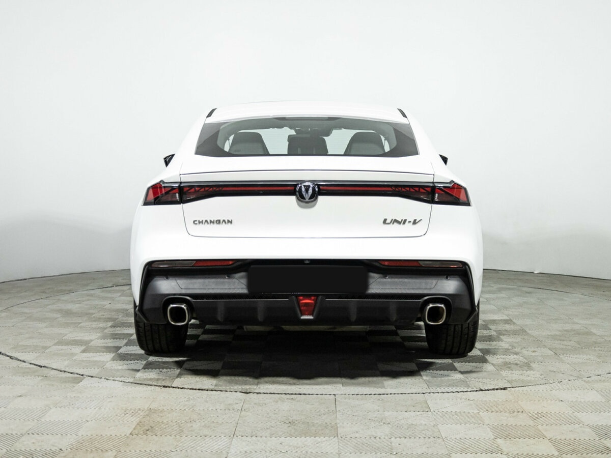 Changan UNI-V 2024 года с пробегом. Фото: #5