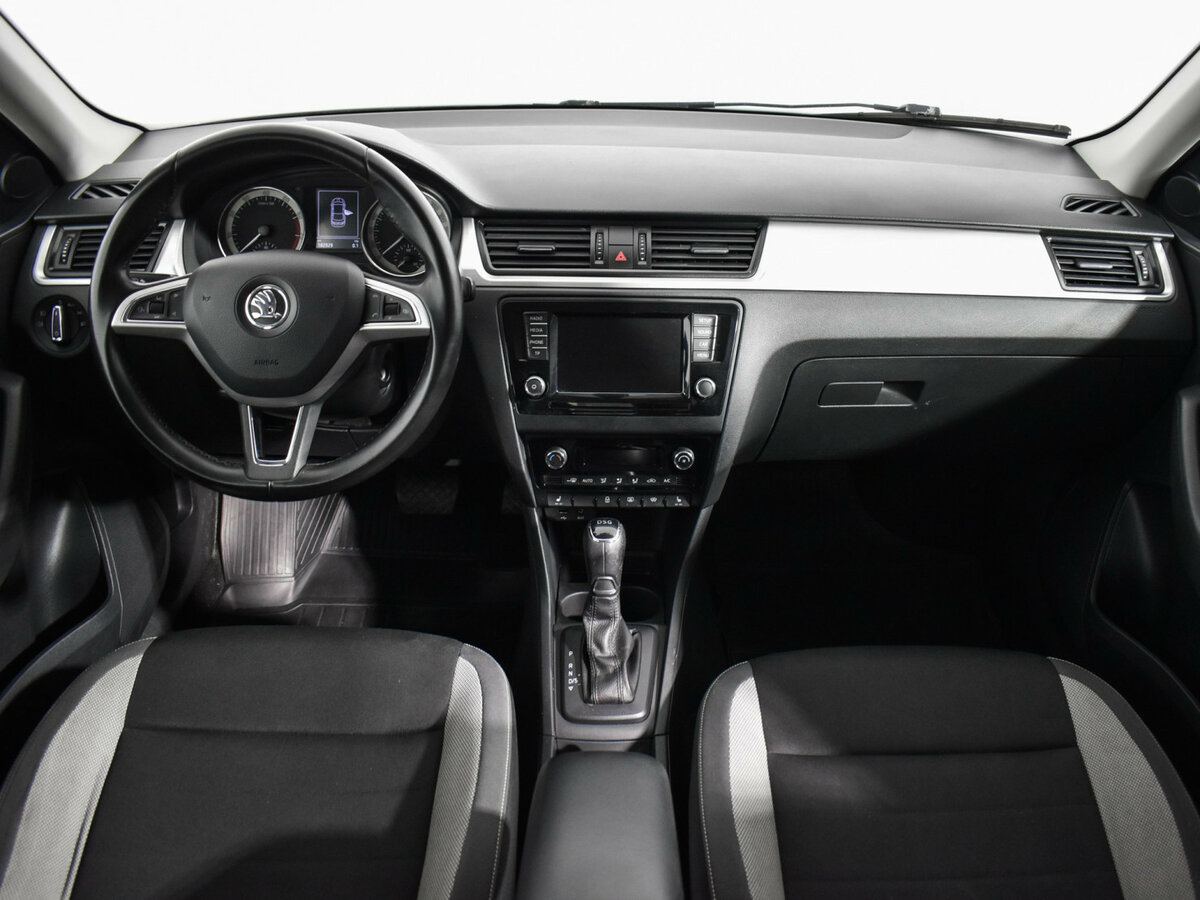 Б/У Шкода Рапид 2017 года. Фото: #12