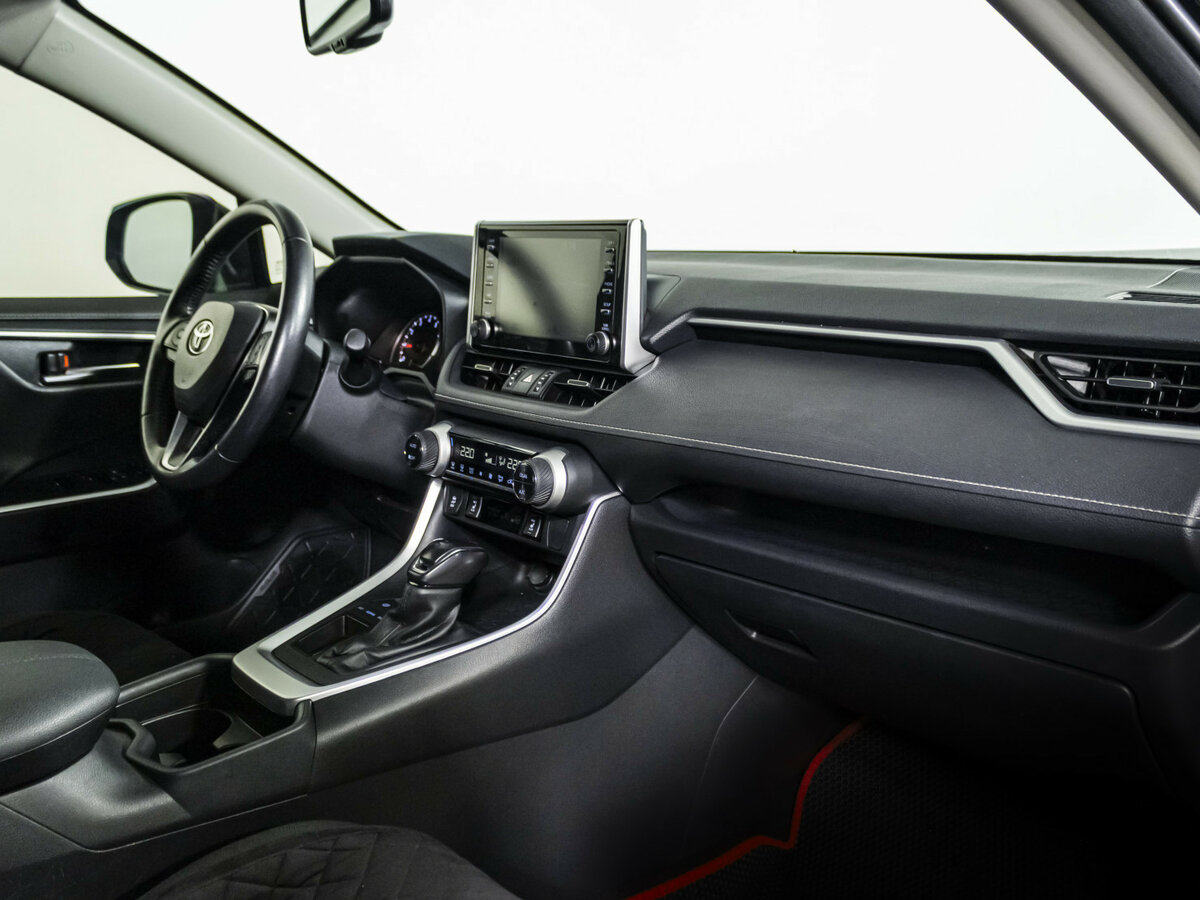 Toyota RAV4 2020 года с пробегом. Фото: #6