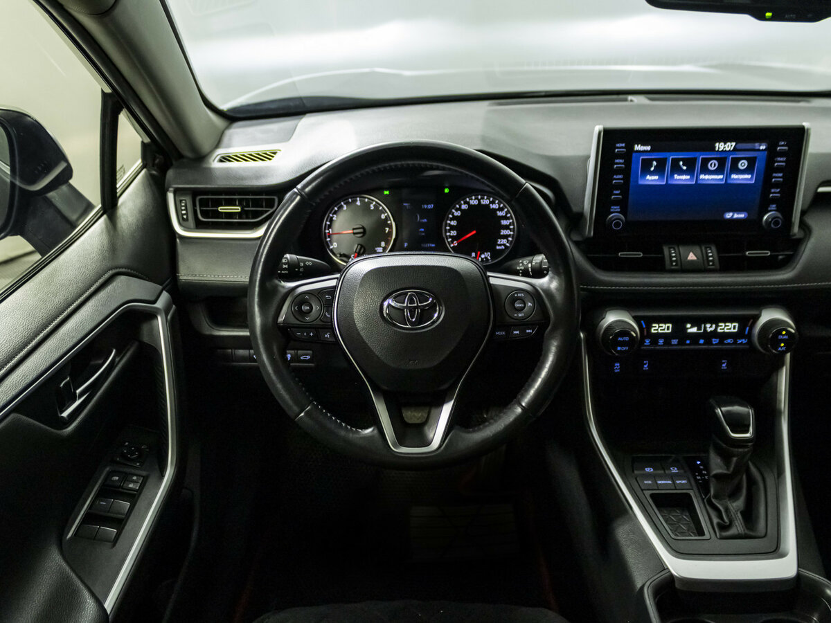 Toyota RAV4 2020 года с пробегом. Фото: #9