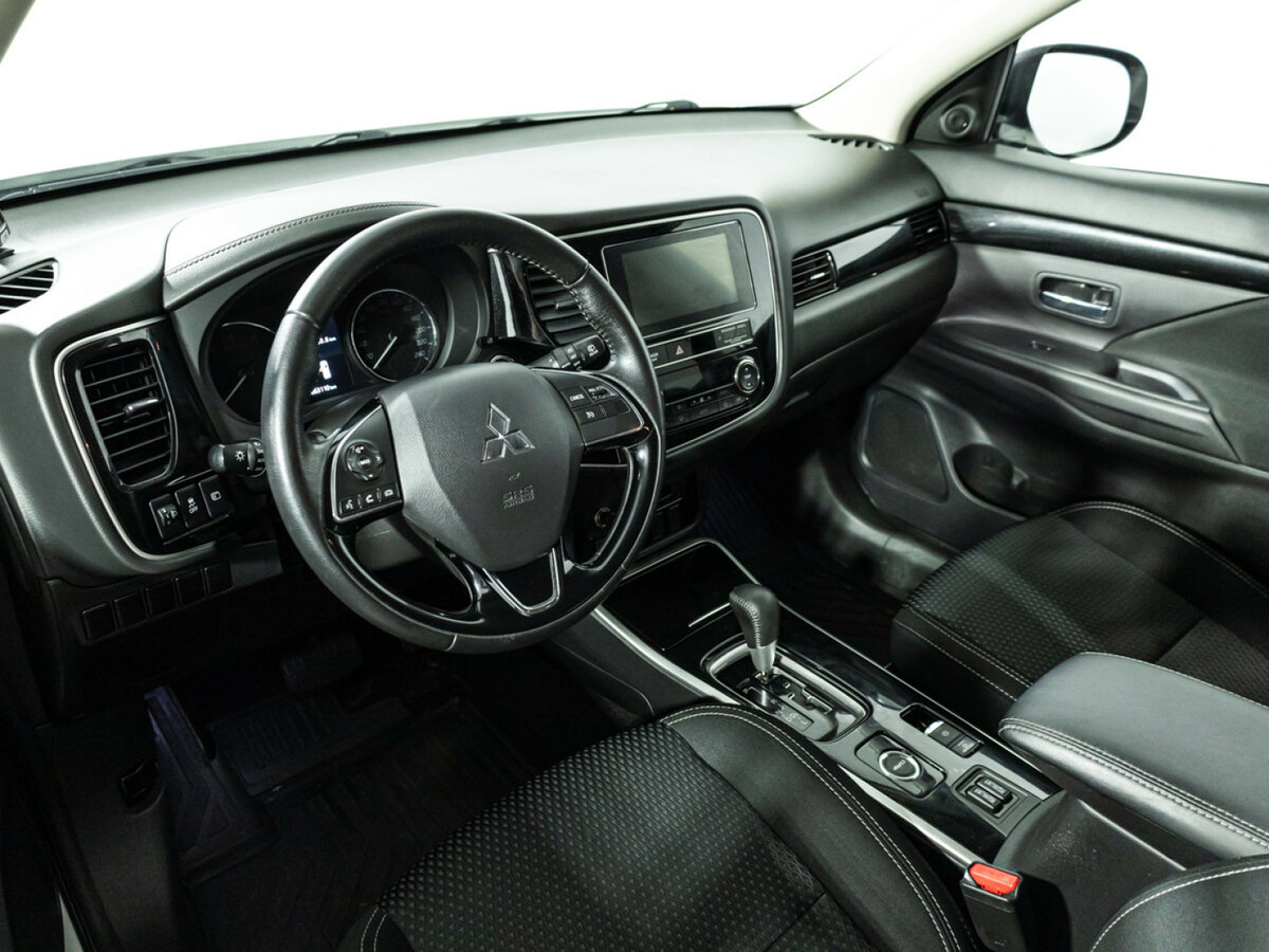 Mitsubishi Outlander 2018 года с пробегом. Фото: #8