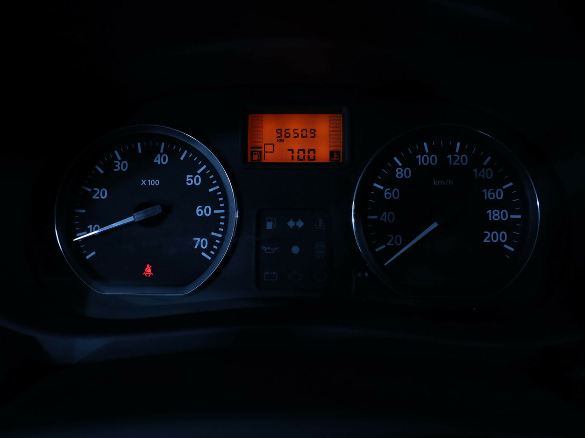 Renault Logan 2015 года с пробегом. Фото: #8