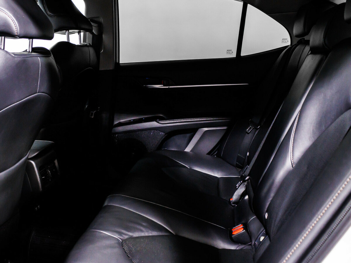 Б/У Тойота Камри 2019 года. Фото: #12