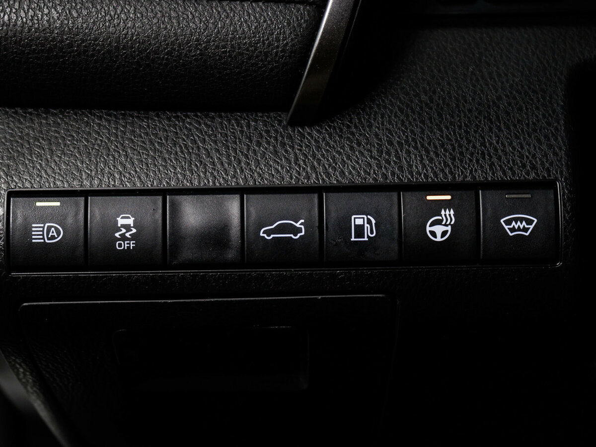 Б/У Тойота Камри 2019 года. Фото: #17