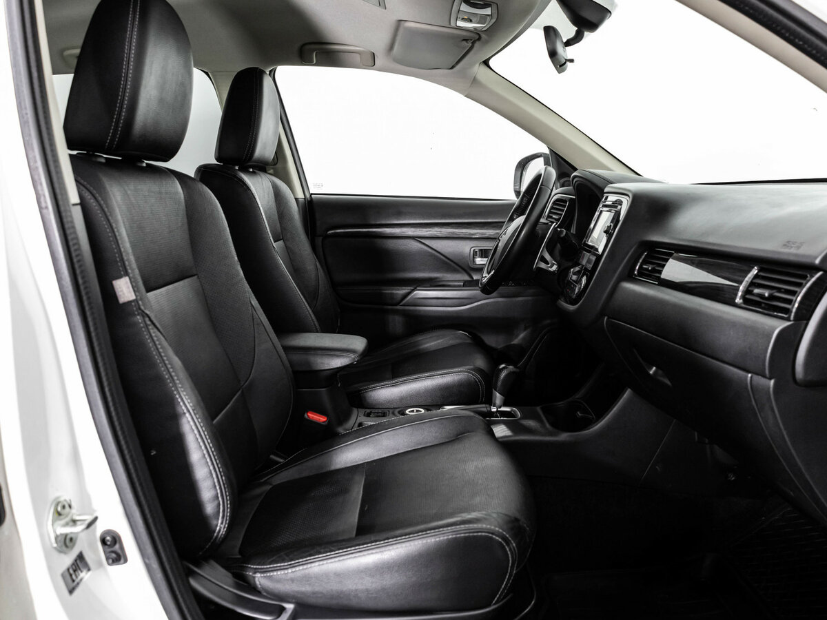 Mitsubishi Outlander 2016 года с пробегом. Фото: #14