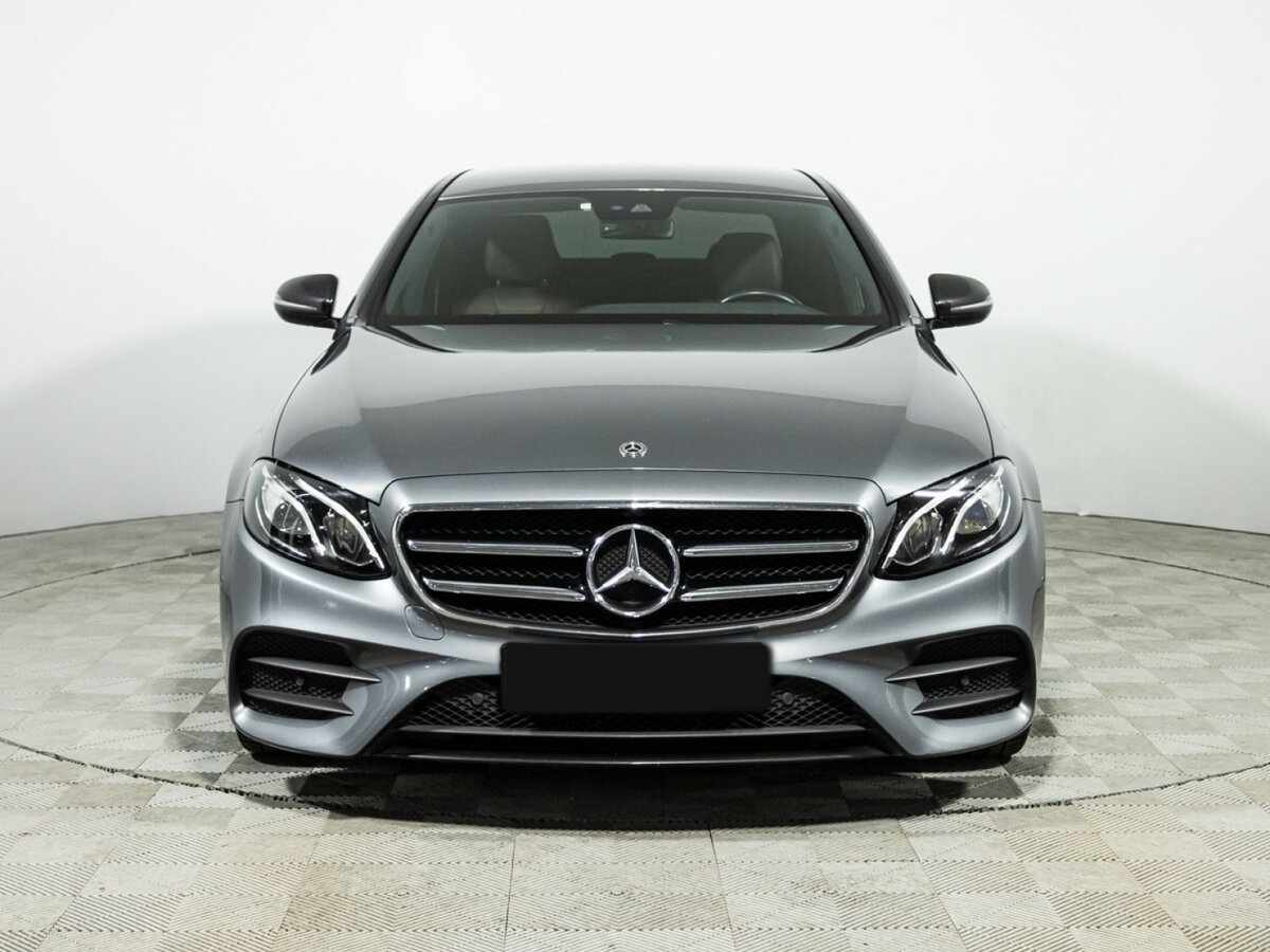 Mercedes-Benz E-Класс 2019 года с пробегом. Фото: #1