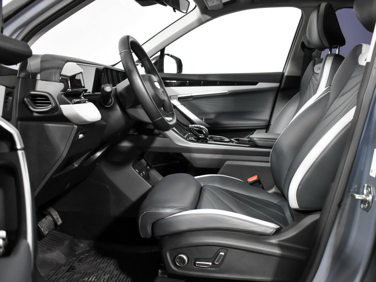 Geely Atlas 2024 года с пробегом. Фото: #9