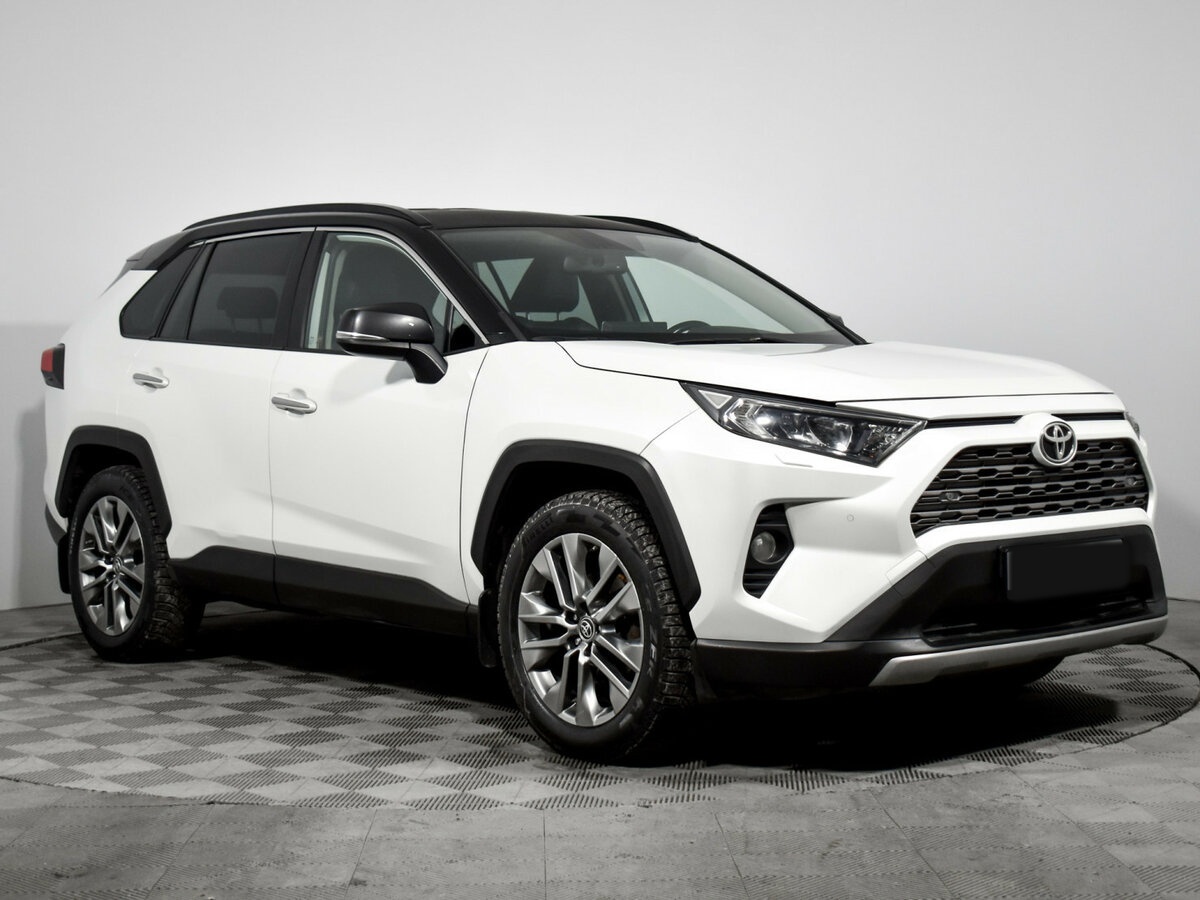 Toyota RAV4 2019 года с пробегом. Фото: #2