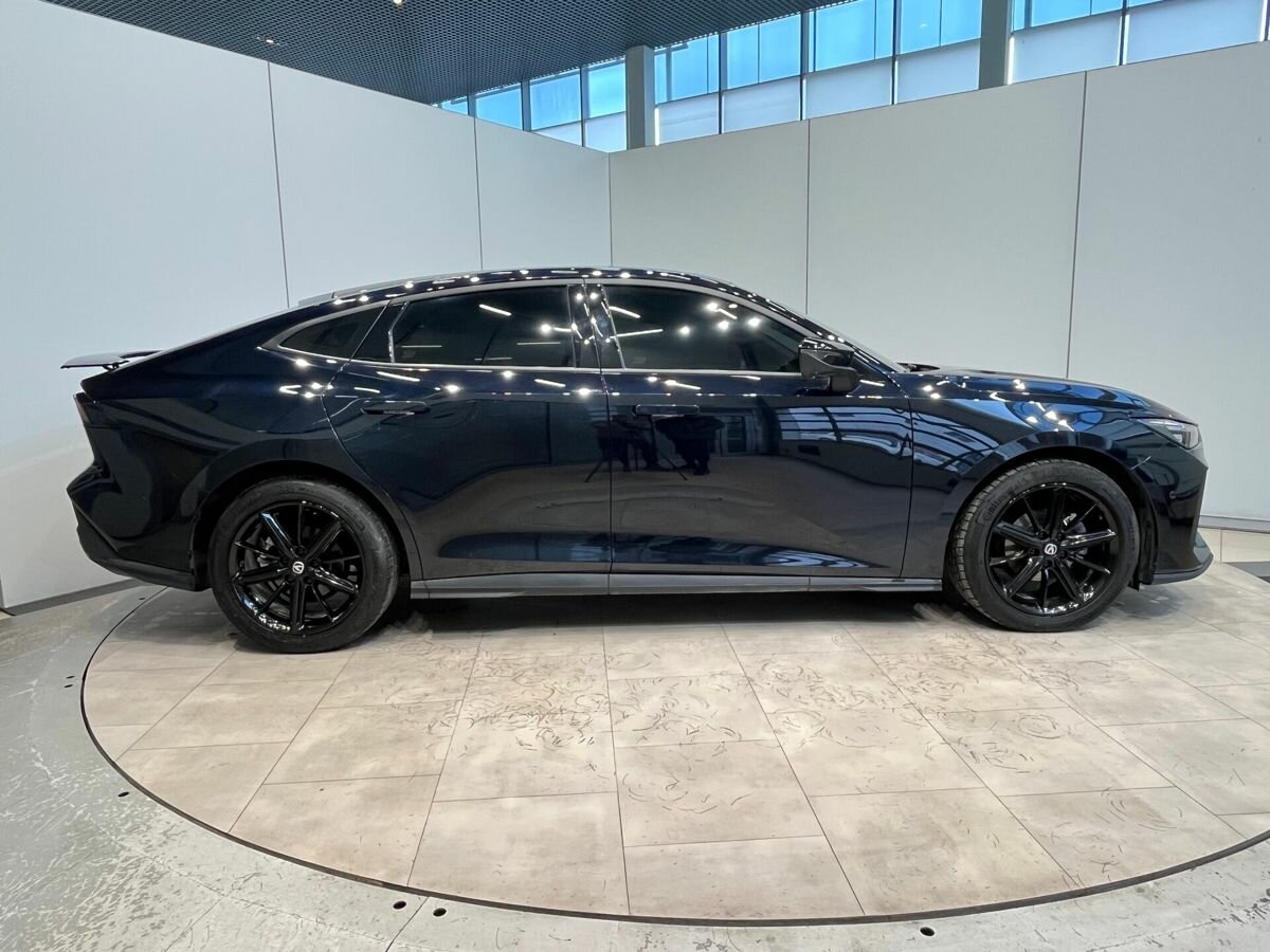 Changan UNI-V 2024 года с пробегом. Фото: #1