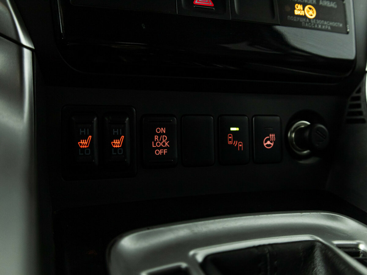 Mitsubishi Pajero Sport 2017 года с пробегом. Фото: #14